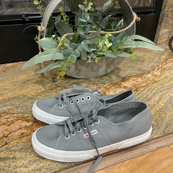 *NWT NEVER WORN* brand new Superga canvas gray sneaker - Picture 1 of 6